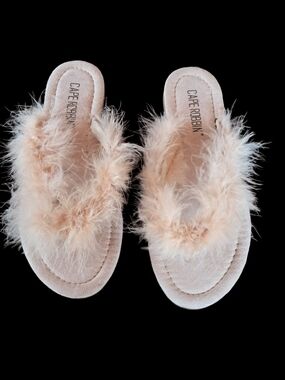 Cape Robbin Feather Slide Sandals